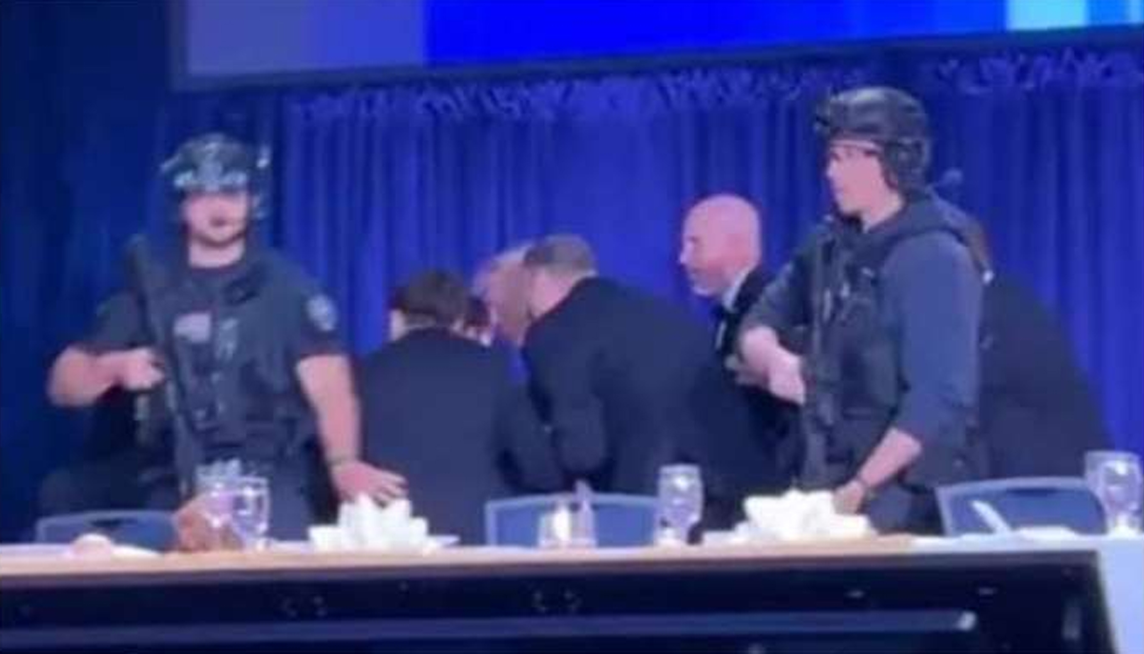 وائٹ ہاؤس کی تقریب میں امریکی صدر ٹرمپ پر قاتلانہ حملہ