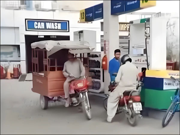 پیٹرول اور ڈیزل کی قیمتوں میں جلد کمی آئے گی، وفاقی وزیر کا اعلان