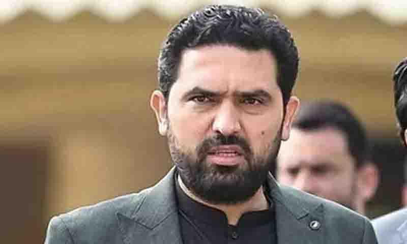 عدالت نے وزیراعلیٰ خیبر پختونخوا کے ناقابل ضمانت وارنٹ گرفتاری جاری کر دیئے