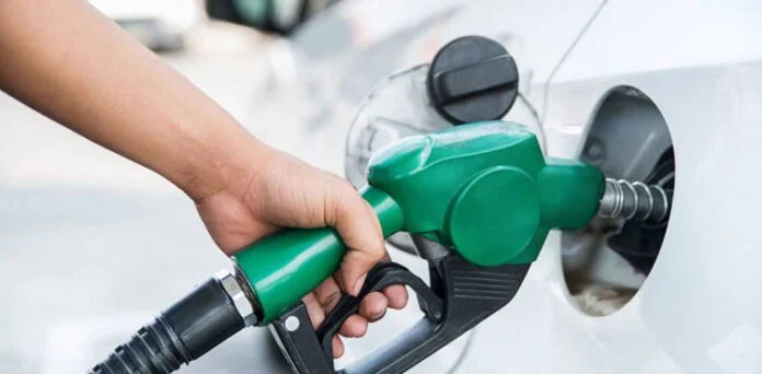 امریکا ایران جنگ! ڈیڑھ ماہ میں پاکستانی عوام سے 180 ارب روپے سے زائد کی پٹرولیم لیوی وصول کرنے کا انکشاف