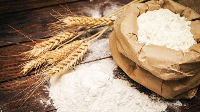 آٹے کی قیمتوں نے عوام کی چیخیں نکلوا دیں، 20کلو تھیلا 2500 روپے تک پہنچ گیاایک ہفتے میں آٹے کے 20 کلو تھیلے کی قیمت میں 200 روپے تک اضافہ
