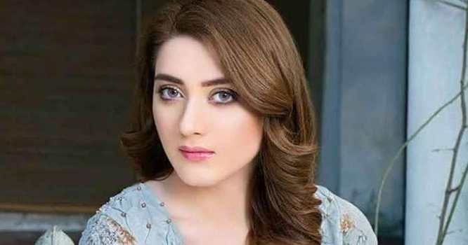 اداکارہ مومنہ اقبال کی شادی کی تاریخ سامنے آگئی