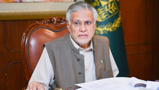امریکی فورسز کے قبضے میں لیے گئے ایرانی جہاز کا عملہ پاکستان منتقل کر دیا گیا، اسحاق ڈار