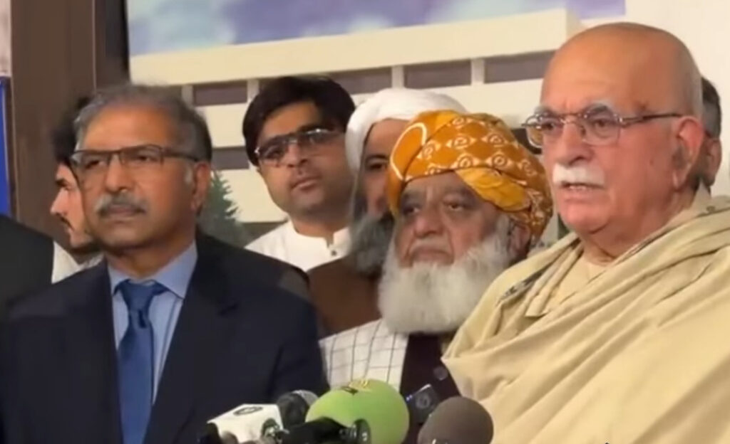 پارلیمنٹ میں اپوزیشن جماعتوں کا باقاعدہ متحدہ اتحاد؛ تمام قومی امور پر متفقہ موقف اپنانے کا فیصلہ ، سیاسی قیدیوں کو رہا کیا جائے، موجودہ وقت نئے صوبوں کی تشکیل کا نہیں، : مولانا فضل الرحمان