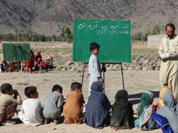 نااہل پی ٹی آئی کے طویل دور اقتدار کے باوجود خیبرپختونخوا کے عوام تعلیم جیسی بنیادی سہولیات سے محروم